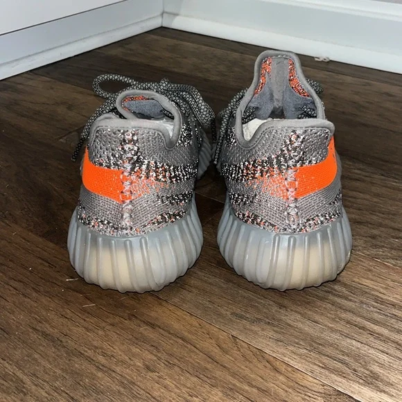 Yeezy Boost 350 V2 Beluga - Picture 4 of 11